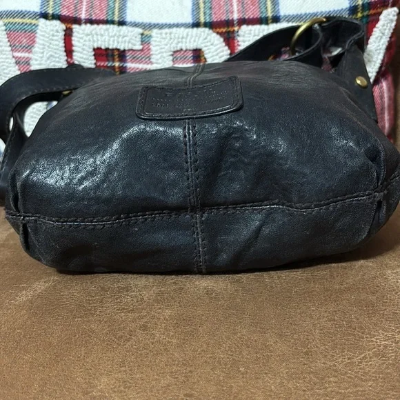 Fossil Long Live Vintage 90s black leather shoulder bag with signature hang tags - Picture 5 of 9